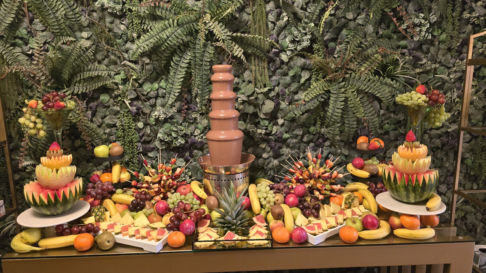 Fantana de ciocolata cu fructe